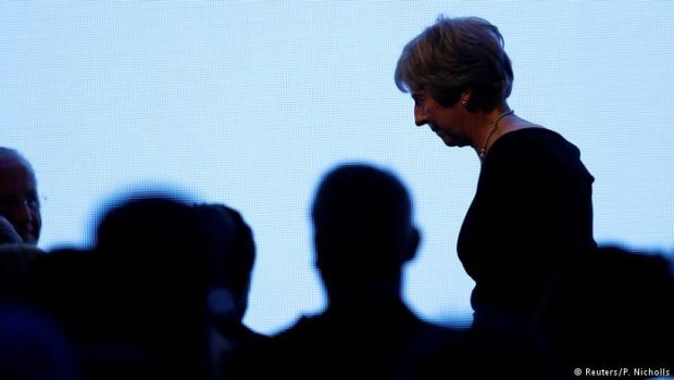 «Η Βρετανία μεταξύ Σκύλλας και Χάρυβδης»