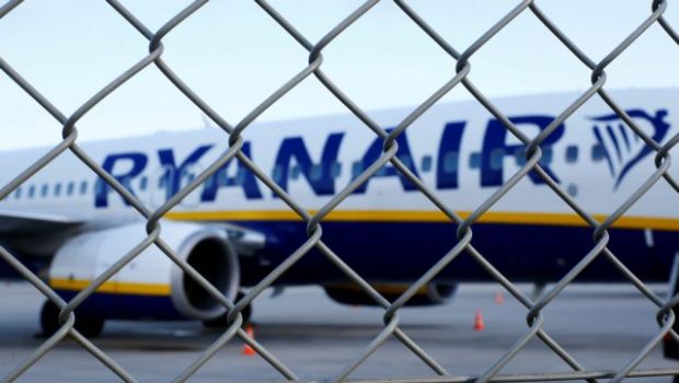 Ryanair: Προειδοποιεί για περικοπές θέσεων εργασίας